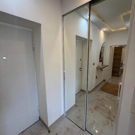 Beige Harmony Apartment *